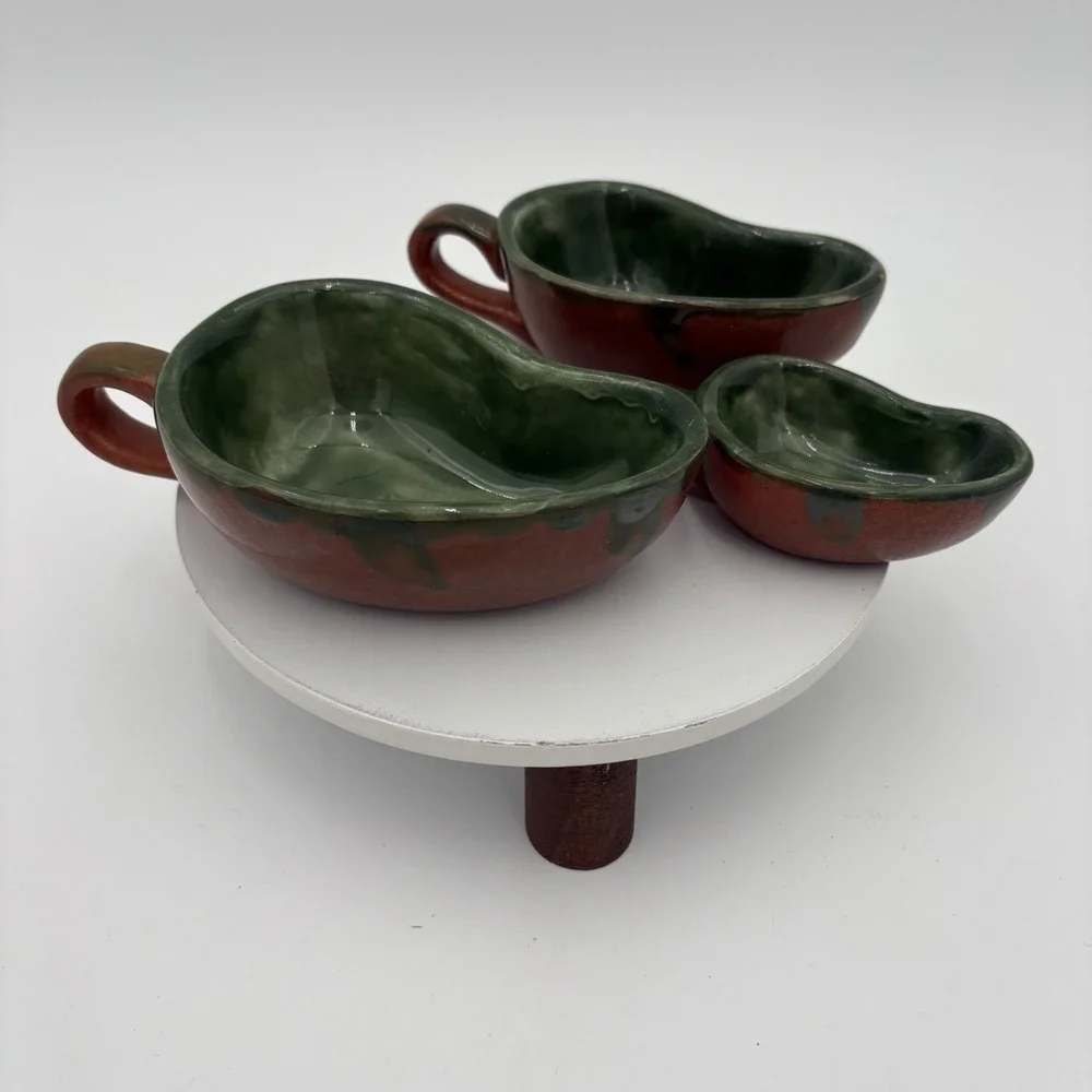 William Sonoma Three-Piece Chili Dip Set Glazed Pottery‎